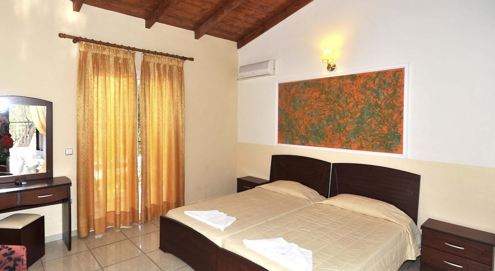 Blue Princess Beach Hotel & Suites — Hotel rooms in Liapades, Ionian Islands