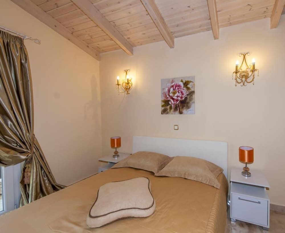 Blue Princess Beach Hotel & Suites — Hotel rooms in Liapades, Ionian Islands