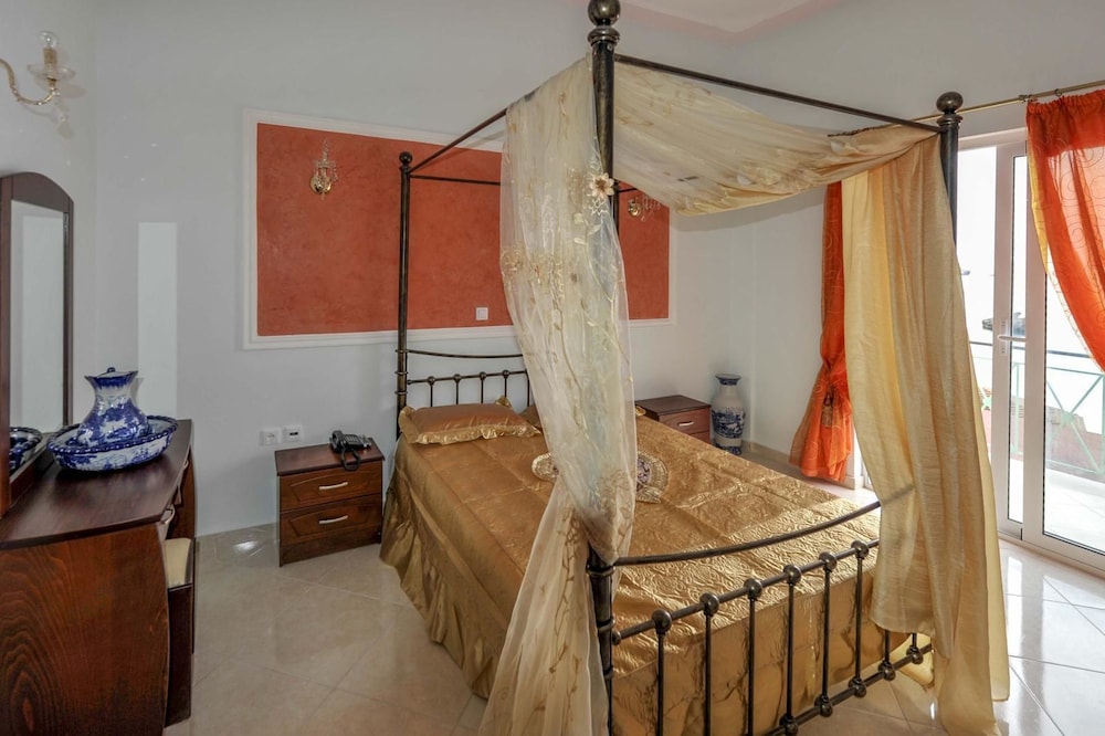 Blue Princess Beach Hotel & Suites — Hotel rooms in Liapades, Ionian Islands