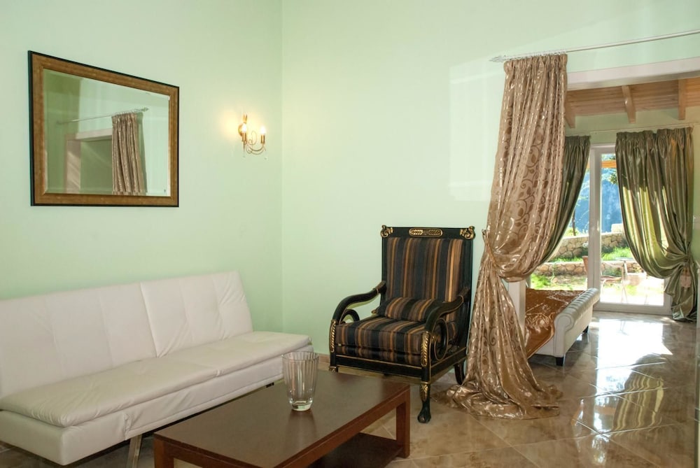 Blue Princess Beach Hotel & Suites — Hotel rooms in Liapades, Ionian Islands