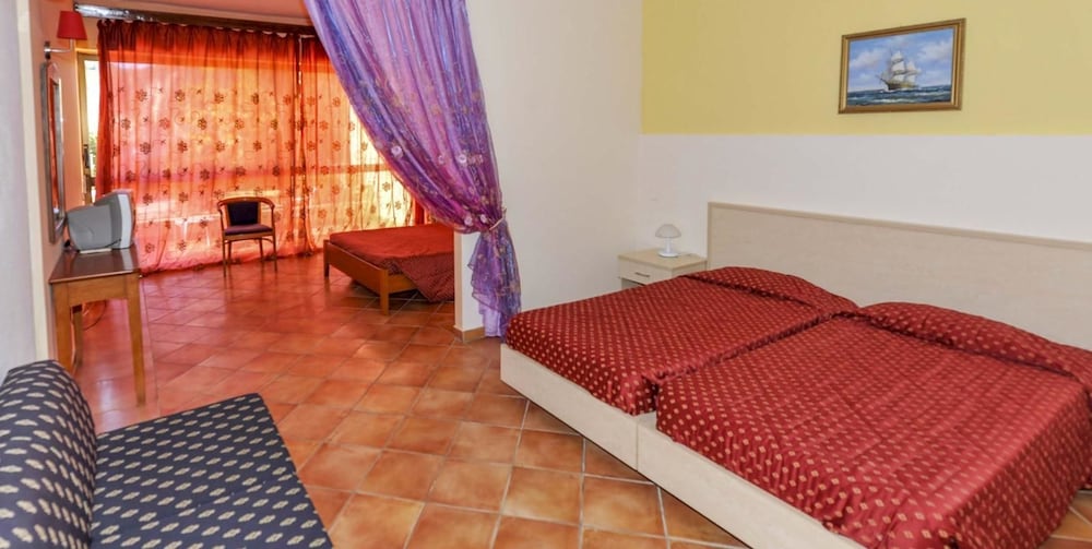 Blue Princess Beach Hotel & Suites — Hotel rooms in Liapades, Ionian Islands
