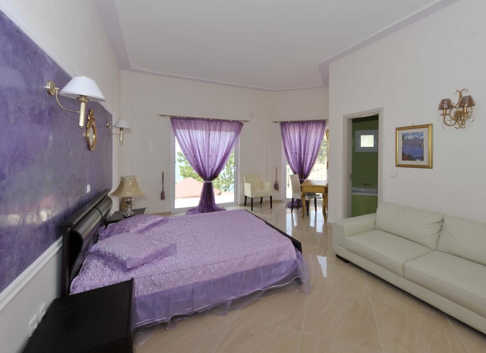 Blue Princess Beach Hotel & Suites — Hotel rooms in Liapades, Ionian Islands