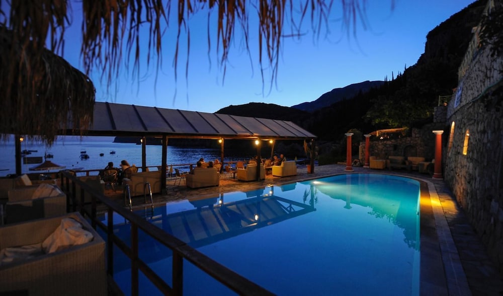 Blue Princess Beach Hotel & Suites — Swimming pool in Liapades, Ionian Islands
