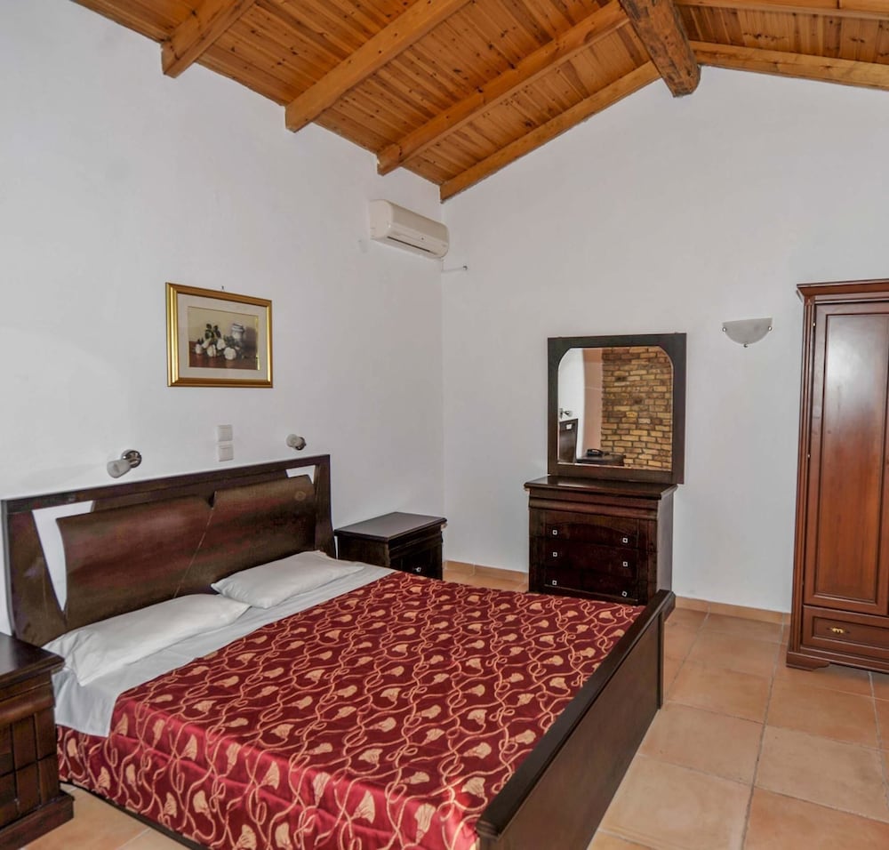 Blue Princess Beach Hotel & Suites — Hotel rooms in Liapades, Ionian Islands