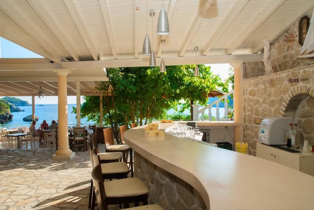 Blue Princess Beach Hotel & Suites — Restaurant & bars in Liapades, Ionian Islands