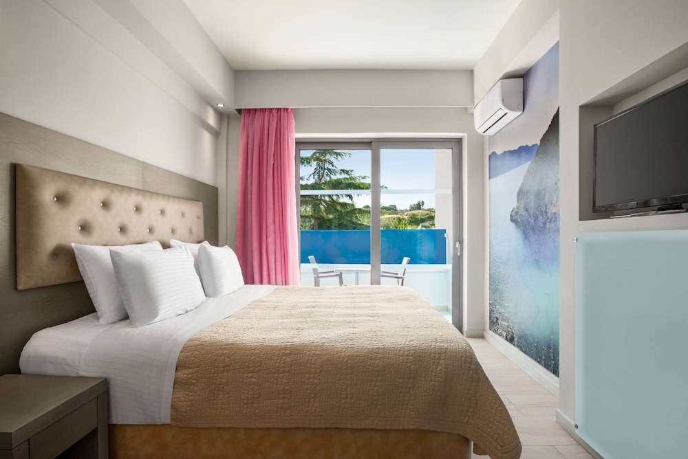 TRYP by Wyndham Corfu Dassia — Hotel rooms in Dassia, Ionian Islands