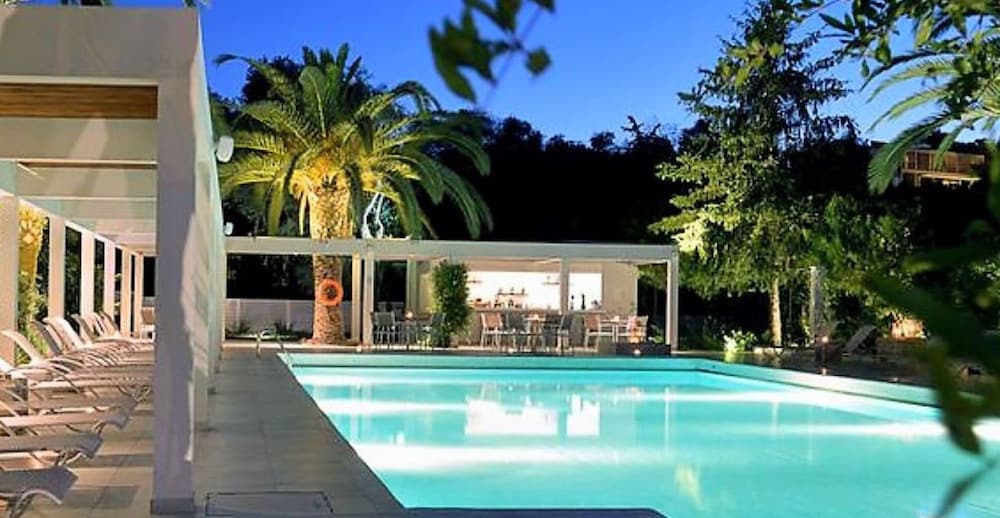 TRYP by Wyndham Corfu Dassia — Swimming pool in Dassia, Ionian Islands