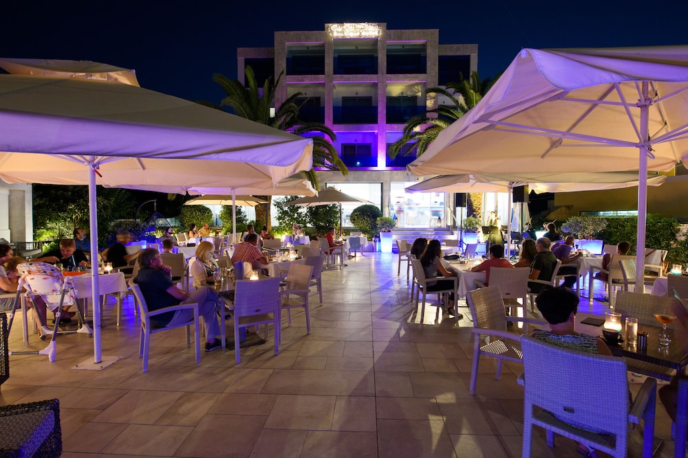 TRYP by Wyndham Corfu Dassia — Restaurant & bars in Dassia, Ionian Islands