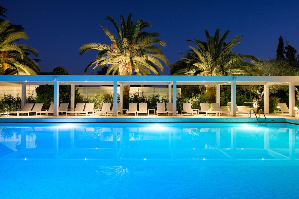 TRYP by Wyndham Corfu Dassia — Swimming pool in Dassia, Ionian Islands