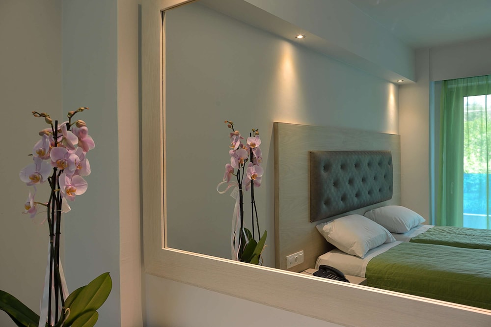 TRYP by Wyndham Corfu Dassia — Hotel rooms in Dassia, Ionian Islands