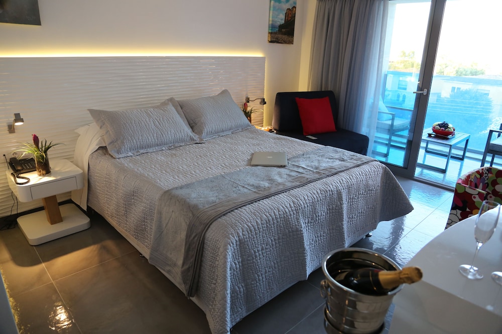 TRYP by Wyndham Corfu Dassia — Hotel rooms in Dassia, Ionian Islands