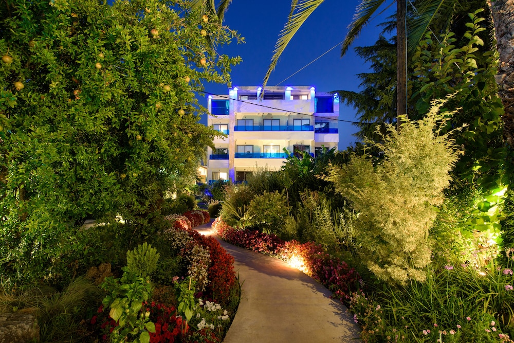 TRYP by Wyndham Corfu Dassia — Hotel building in Dassia, Ionian Islands
