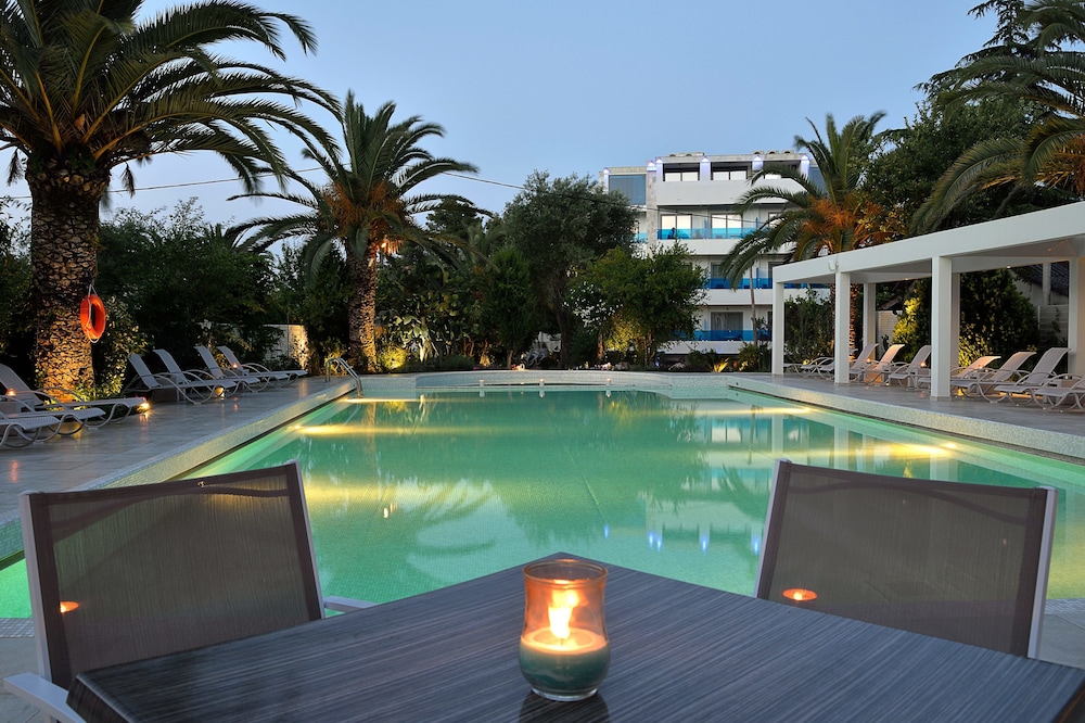 TRYP by Wyndham Corfu Dassia — Swimming pool in Dassia, Ionian Islands