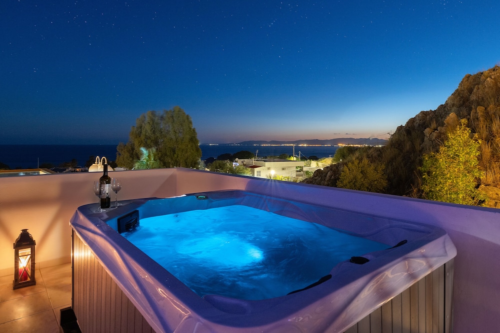 Eagles Nest Hotel — Swimming pool in Pefkos, South Aegean