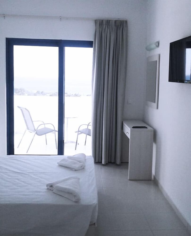 Eagles Nest Hotel — Hotel rooms in Pefkos, South Aegean
