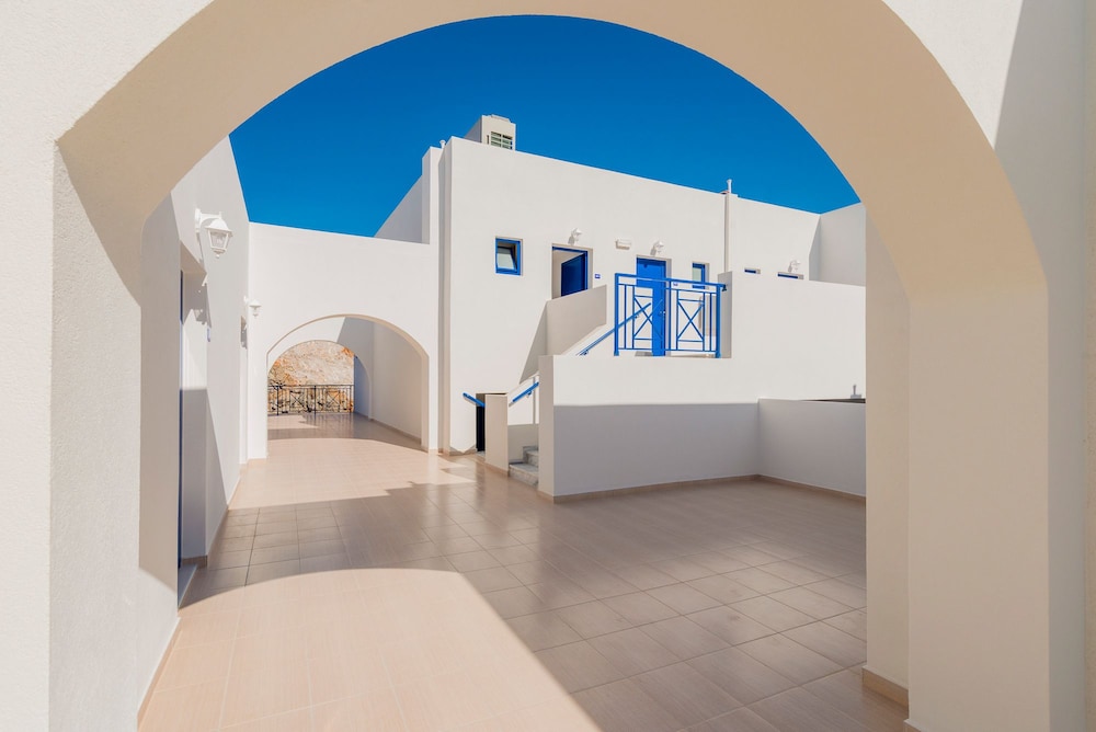 Eagles Nest Hotel — Hotel building in Pefkos, South Aegean