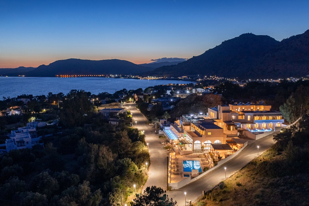 Eagles Nest Hotel — Hotel building in Pefkos, South Aegean