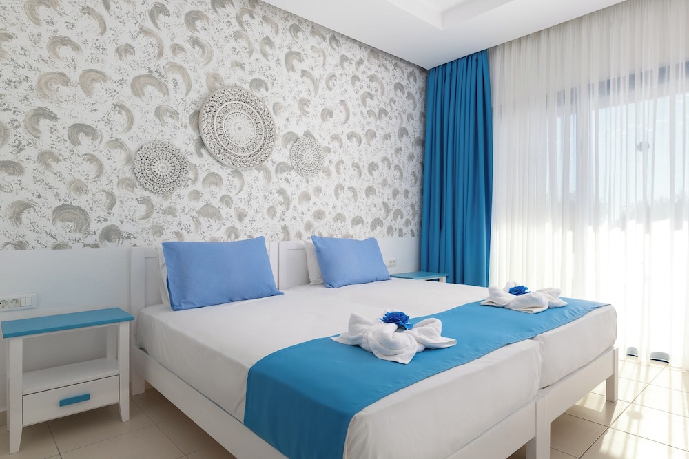 Eagles Nest Hotel — Hotel rooms in Pefkos, South Aegean