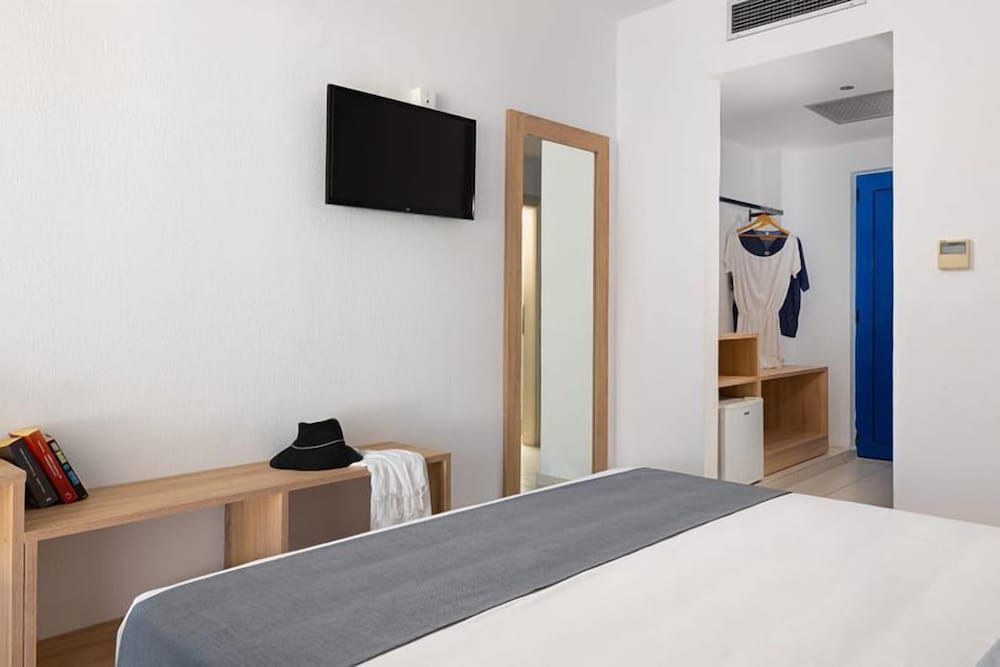 Eagles Nest Hotel — Hotel rooms in Pefkos, South Aegean