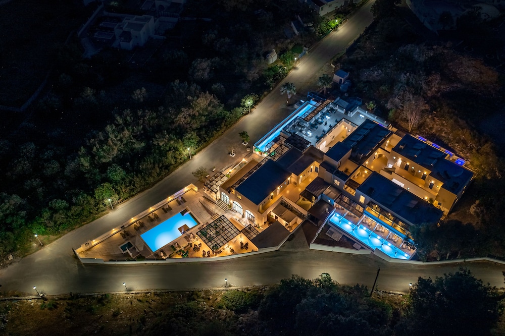 Eagles Nest Hotel — Hotel building in Pefkos, South Aegean