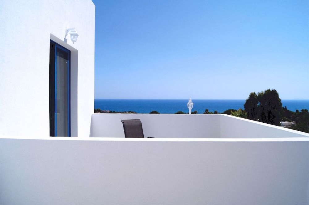 Eagles Nest Hotel — Hotel rooms in Pefkos, South Aegean