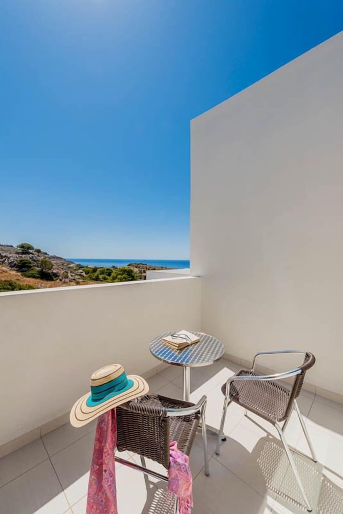 Eagles Nest Hotel — Hotel rooms in Pefkos, South Aegean
