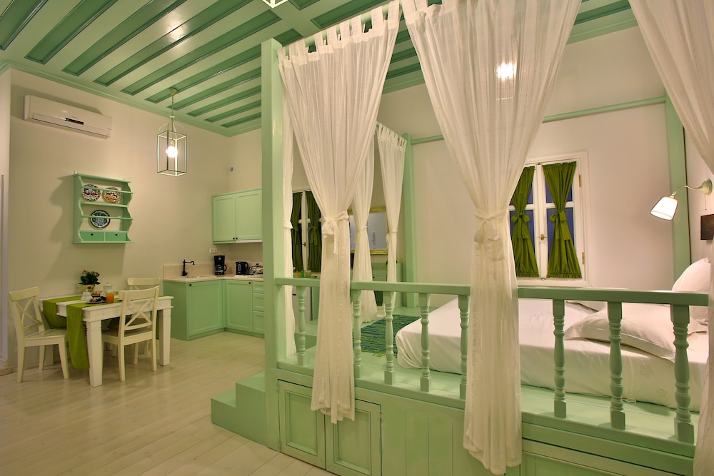 Efchi Suites 1904 — Hotel rooms in Rhodes Town, South Aegean