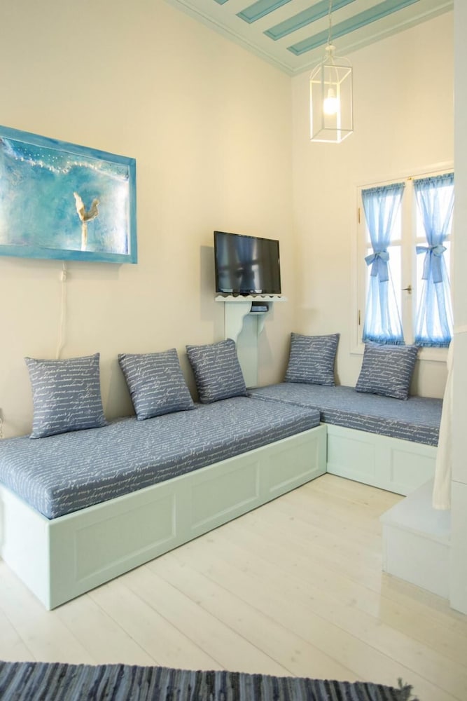 Efchi Suites 1904 — Hotel rooms in Rhodes Town, South Aegean