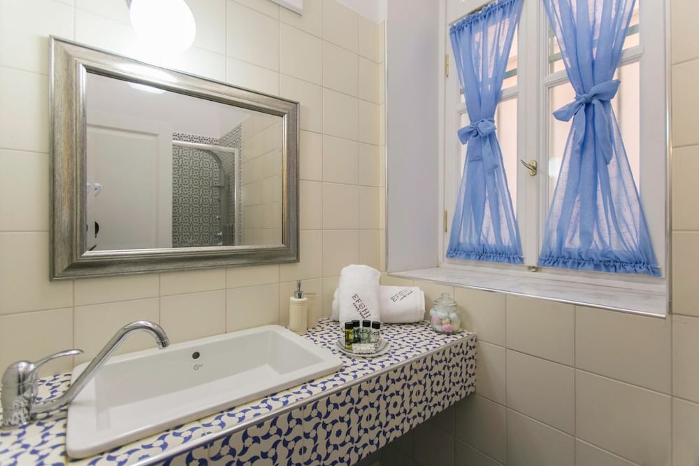 Efchi Suites 1904 — Hotel rooms in Rhodes Town, South Aegean