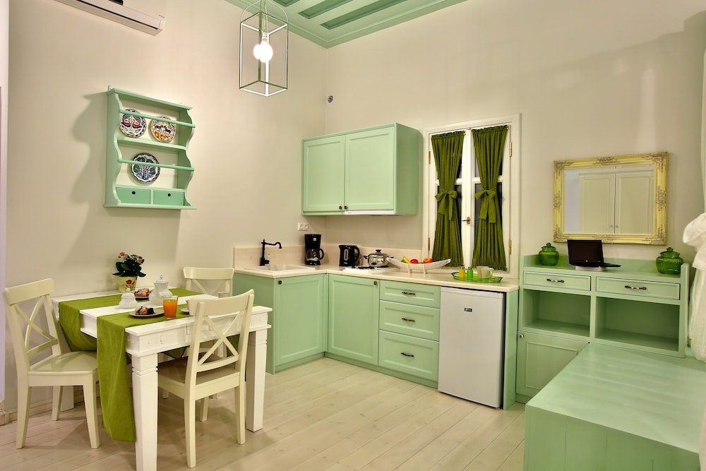 Efchi Suites 1904 — Hotel rooms in Rhodes Town, South Aegean
