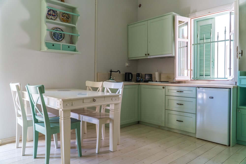 Efchi Suites 1904 — Hotel rooms in Rhodes Town, South Aegean