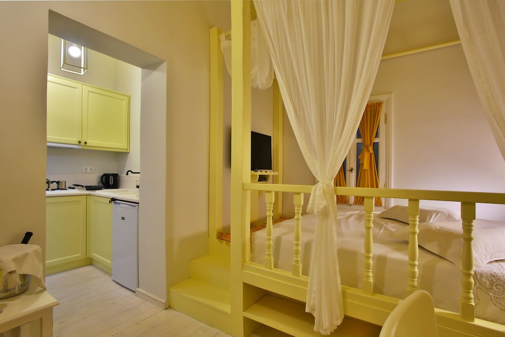 Efchi Suites 1904 — Hotel rooms in Rhodes Town, South Aegean