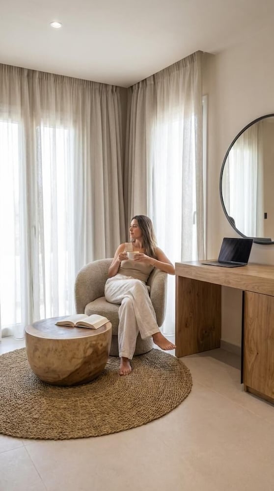 Indigo Suites Collection Adults Only. — Hotel rooms in Hersonissos