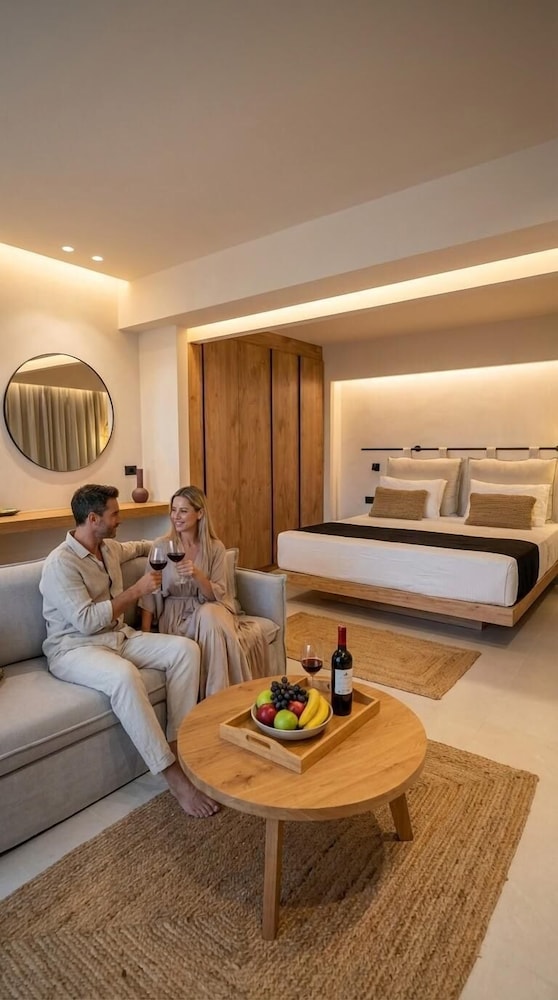 Indigo Suites Collection Adults Only. — Hotel rooms in Hersonissos