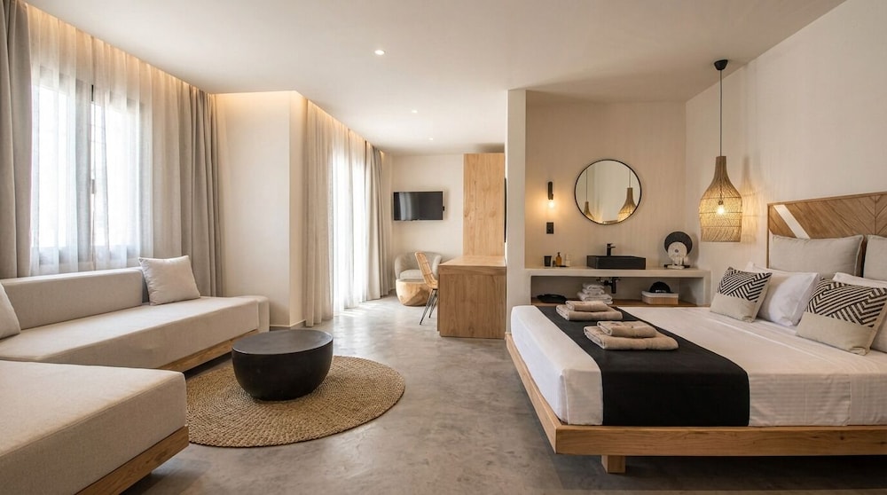 Indigo Suites Collection Adults Only. — Hotel rooms in Hersonissos