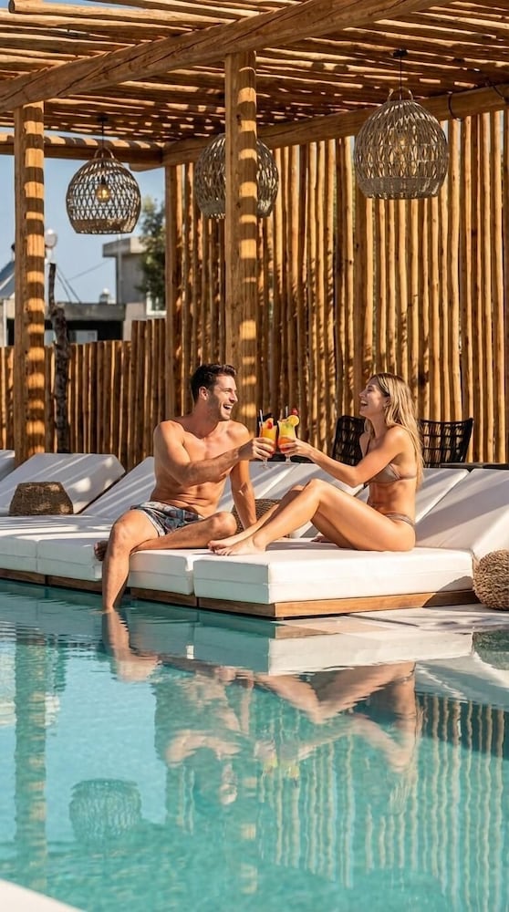 Indigo Suites Collection Adults Only. — Swimming pool in Hersonissos