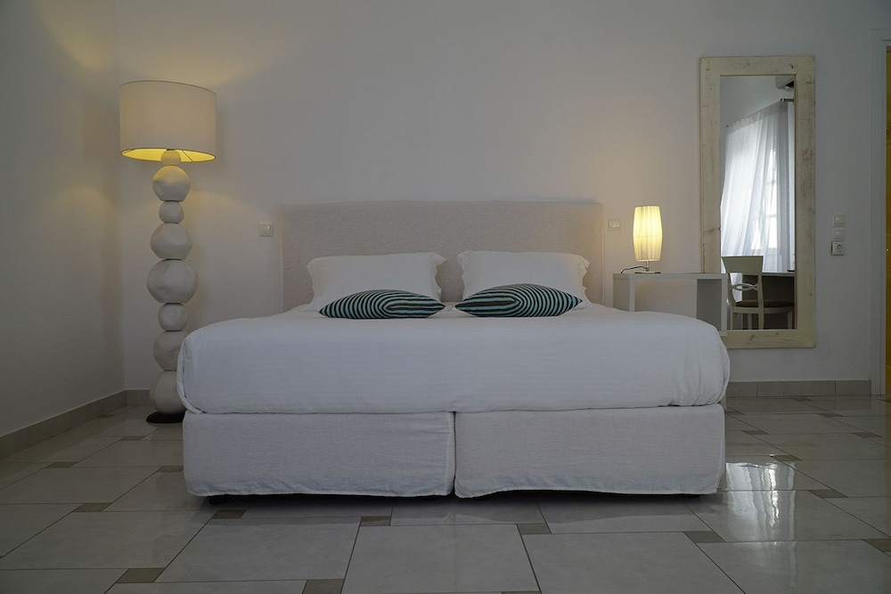 Margie Mykonos Hotel — Hotel rooms in Mykonos Town, South Aegean