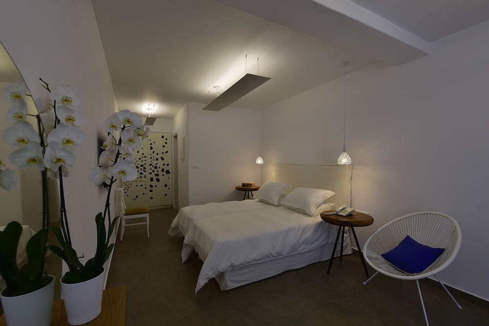 Margie Mykonos Hotel — Hotel rooms in Mykonos Town, South Aegean