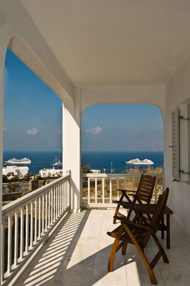 Margie Mykonos Hotel — Hotel rooms in Mykonos Town, South Aegean