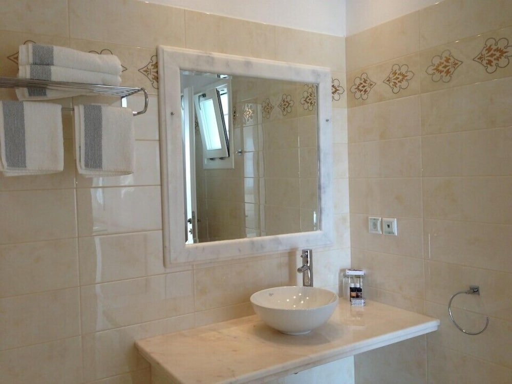 Margie Mykonos Hotel — Hotel rooms in Mykonos Town, South Aegean
