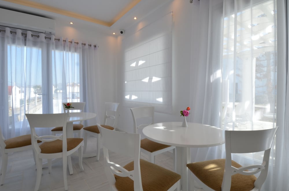 Margie Mykonos Hotel — Restaurant & bars in Mykonos Town, South Aegean