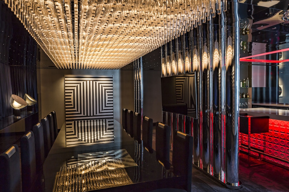 SAHARA Las Vegas — Restaurant & bars in Las Vegas, Nevada