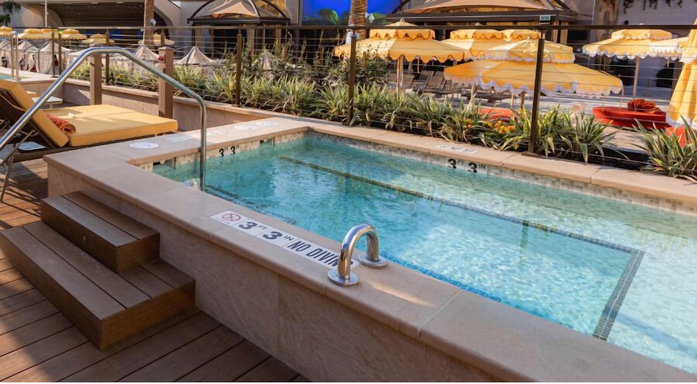 SAHARA Las Vegas — Swimming pool in Las Vegas, Nevada