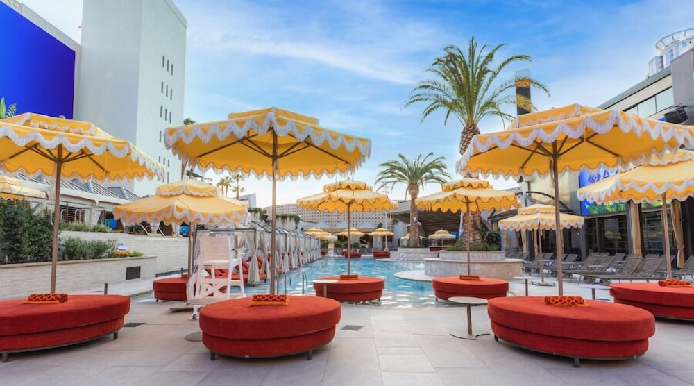 SAHARA Las Vegas — Swimming pool in Las Vegas, Nevada