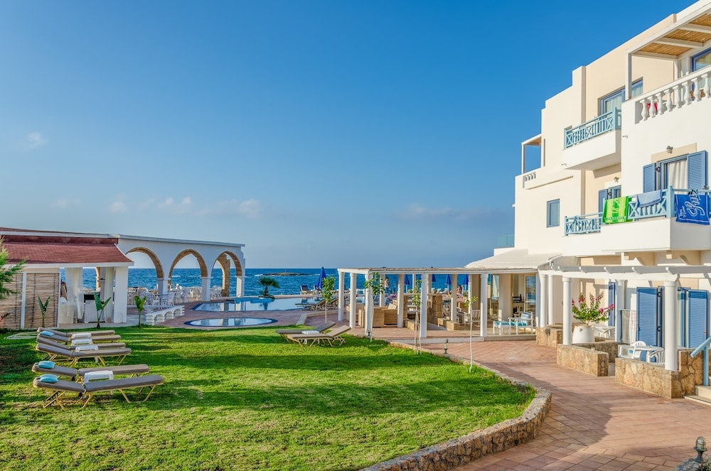 Pyrgos Blue — Swimming pool in Malia
