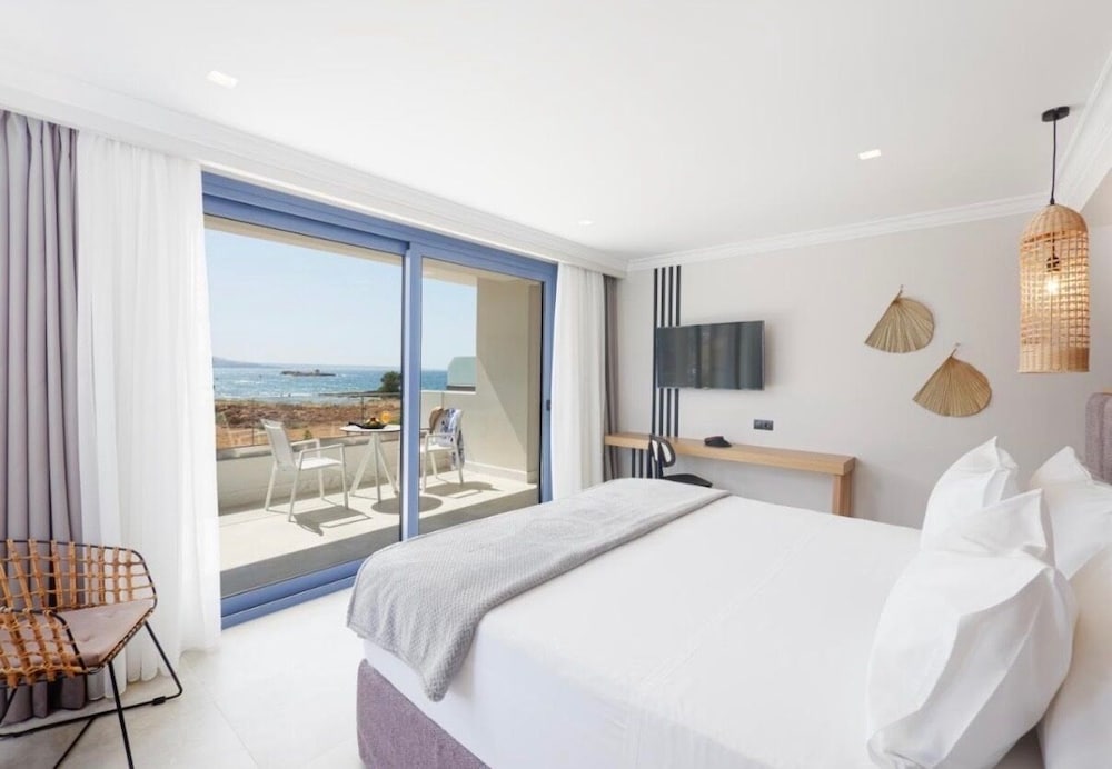 Pyrgos Blue — Hotel rooms in Malia