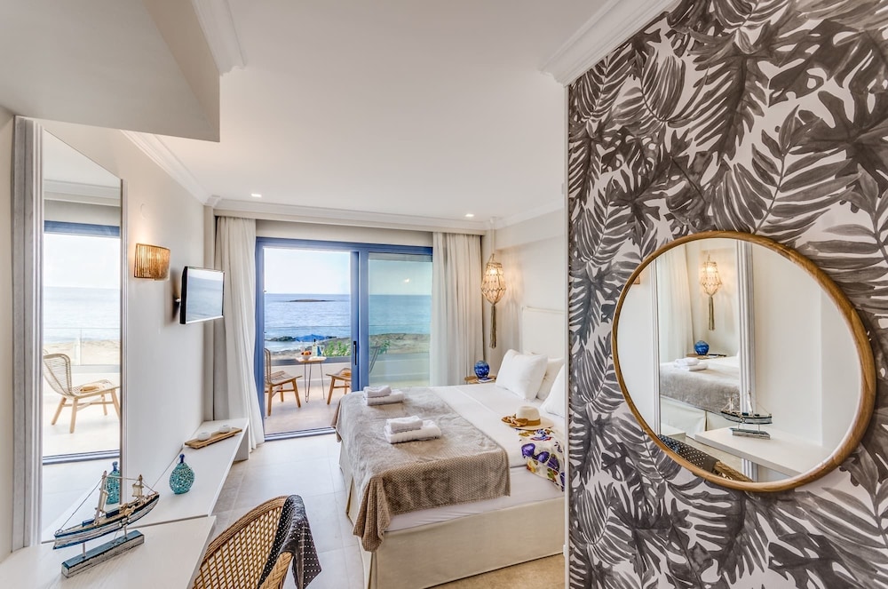 Pyrgos Blue — Hotel rooms in Malia