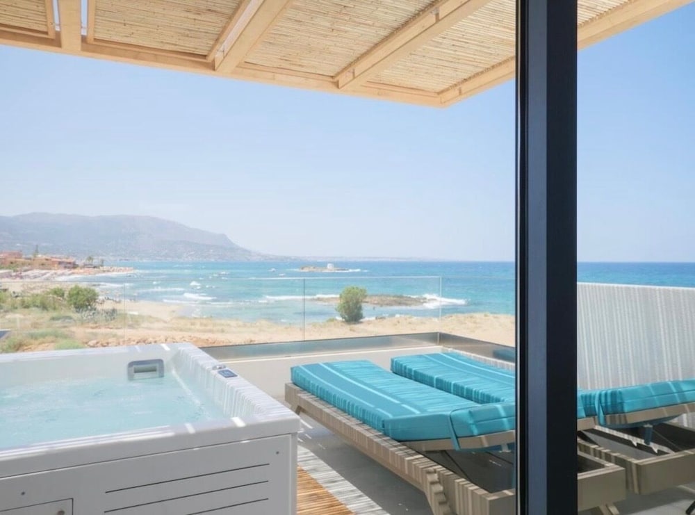 Pyrgos Blue — Hotel rooms in Malia