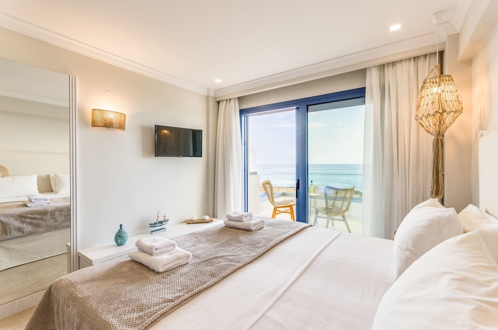 Pyrgos Blue — Hotel rooms in Malia