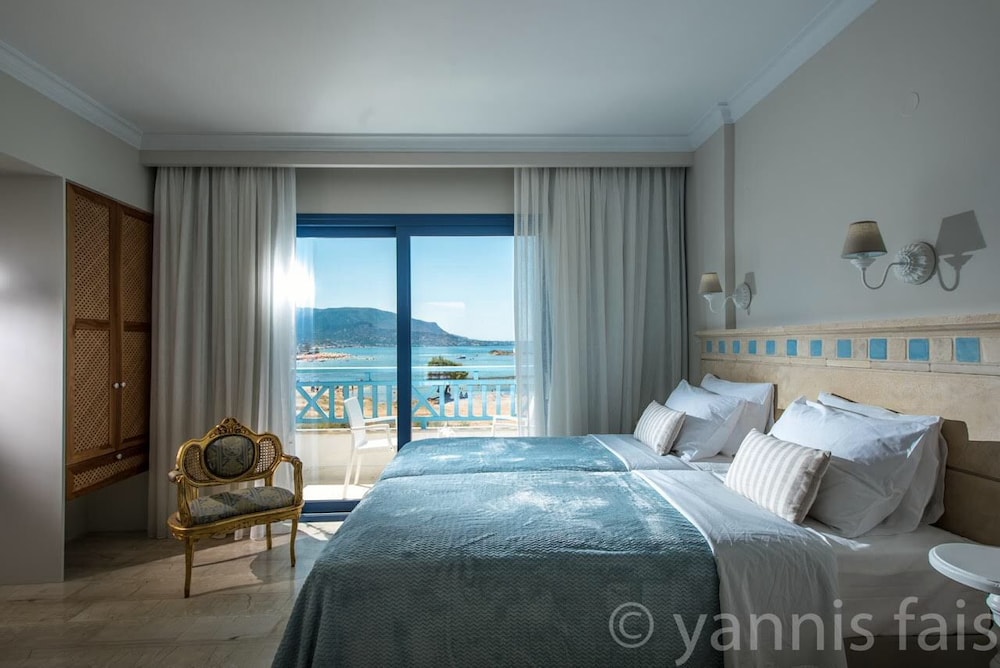 Pyrgos Blue — Hotel rooms in Malia